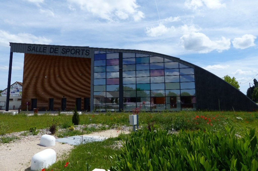 Construction d’une salle omnisports à Fay aux Loges.