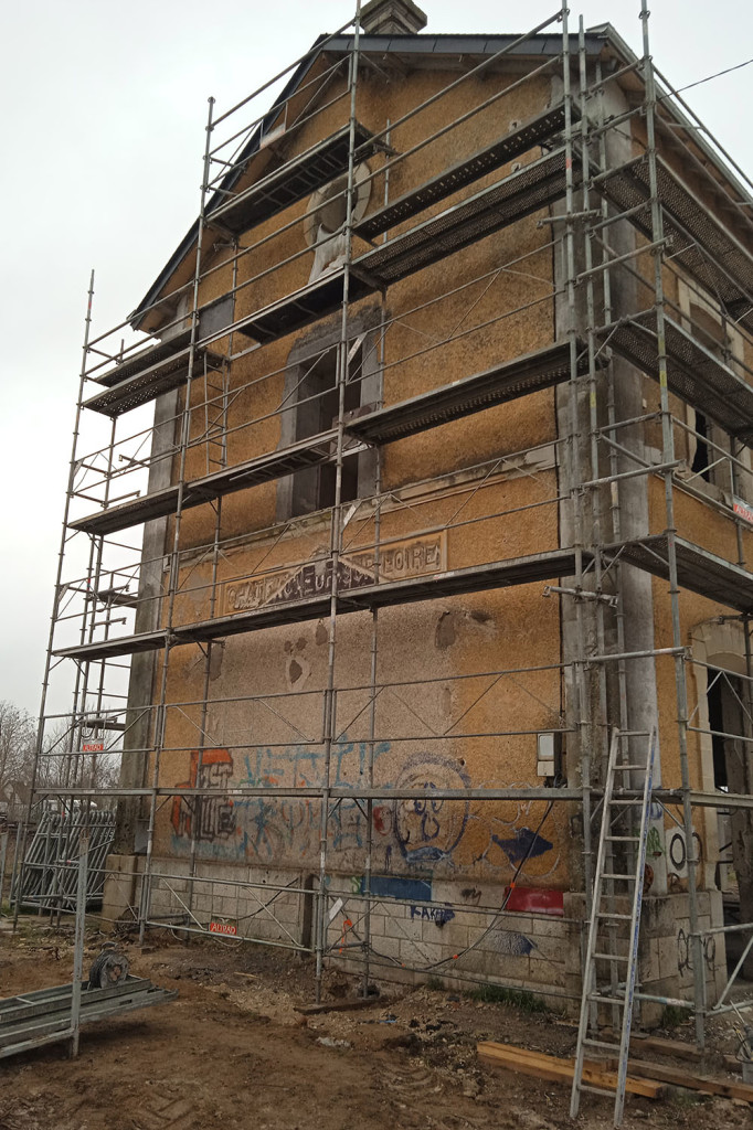 Réhabilitation de l'ancienne gare en salle de convivialité