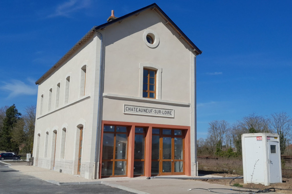 Réhabilitation de l'ancienne gare en salle de convivialité