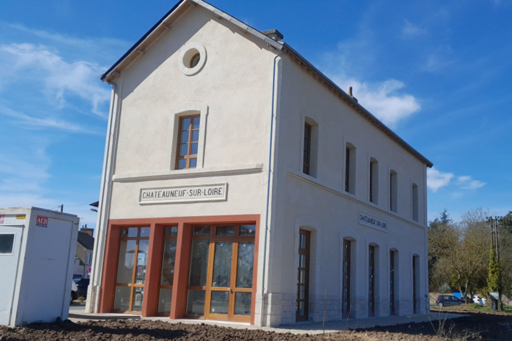 Réhabilitation de l'ancienne gare en salle de convivialité